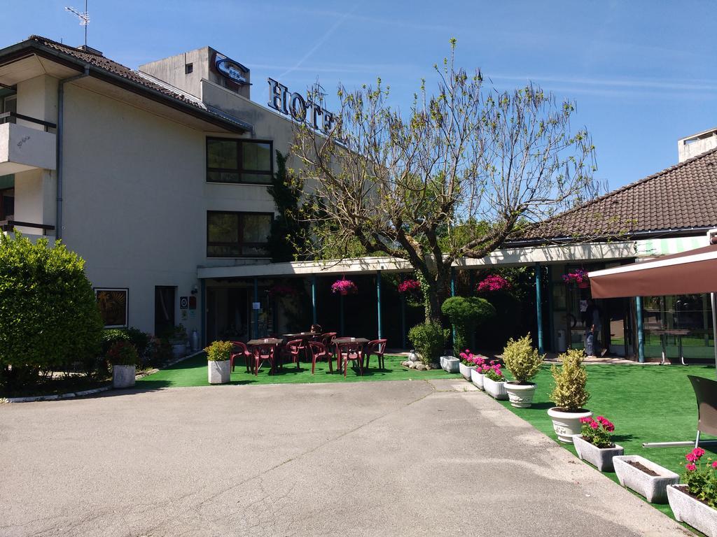 Hotel 4C Cluses Zewnętrze zdjęcie